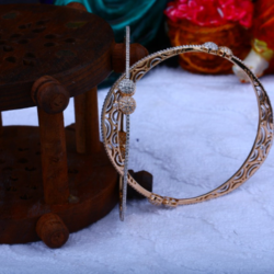 18 K Gold Fancy Bangle. NJ-B049