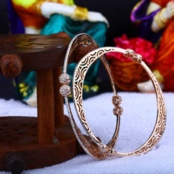 18 K Gold Fancy Bangle. Nj-b0650